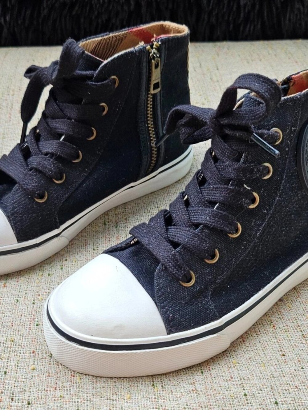 Burberry Kids Shoes High Top Lace Up Sneaker Black Size 32 Authentic